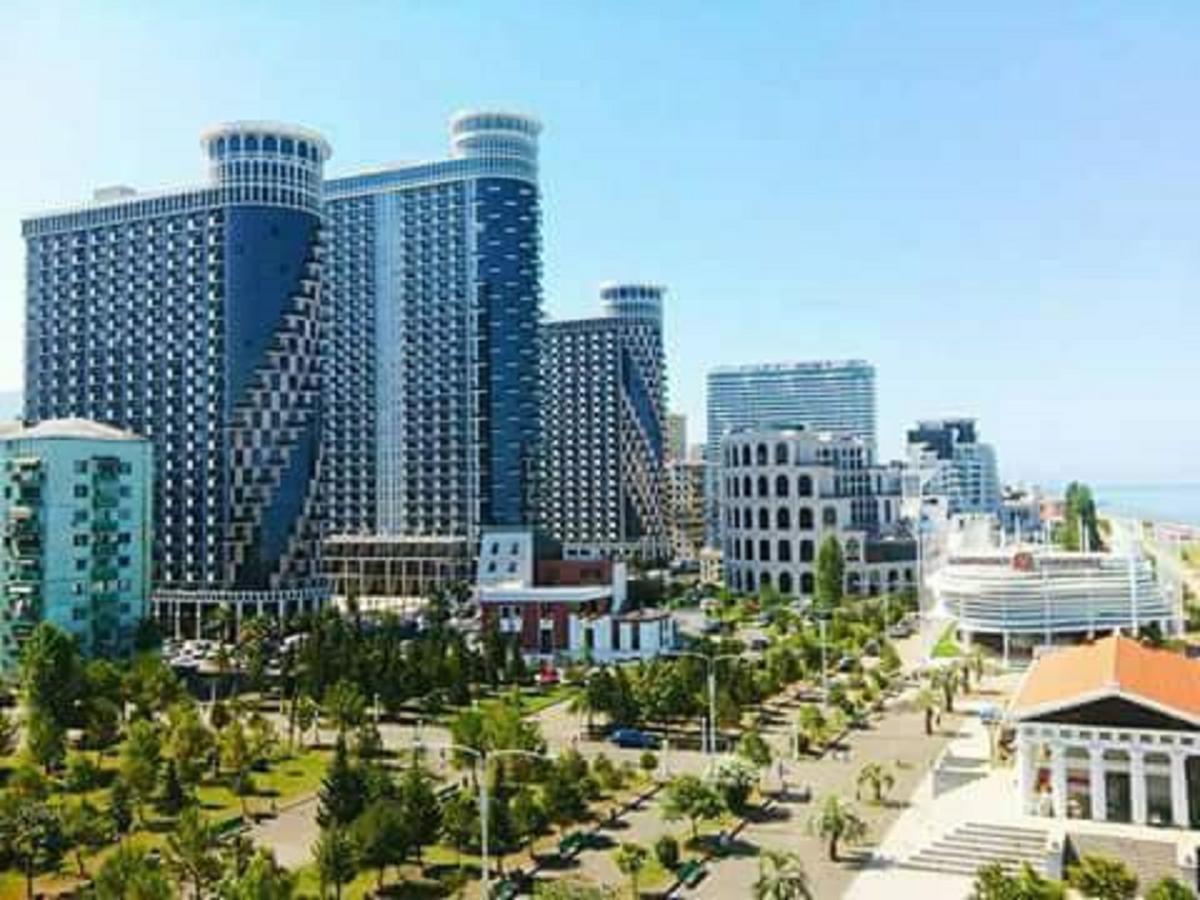 纳塔利亚海塔楼公寓 公寓 巴统